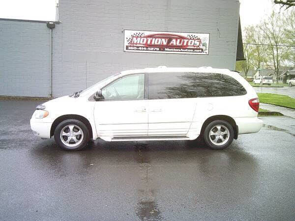 2002 CHRYSLER Town and Country
