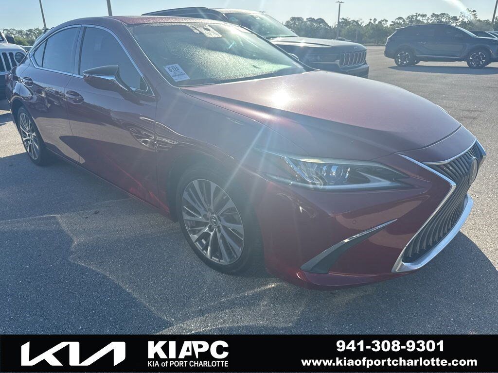 2019 LEXUS ES
