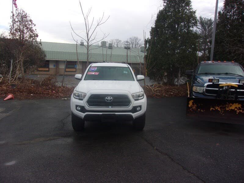 2017 TOYOTA Tacoma