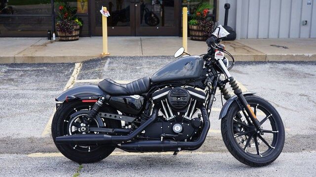 2022 HARLEY DAVIDSON Iron 883