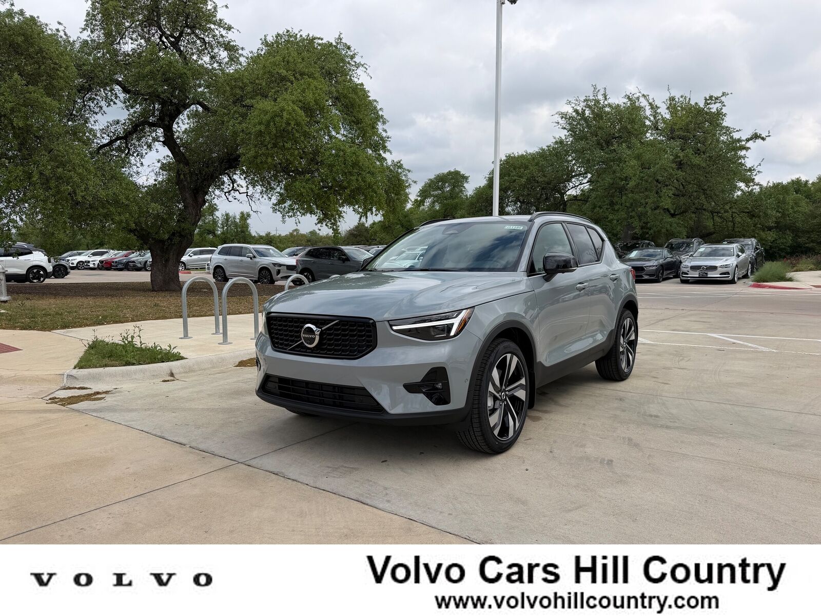 2026 VOLVO XC40