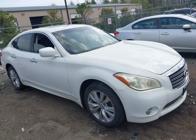 2011 INFINITI M37