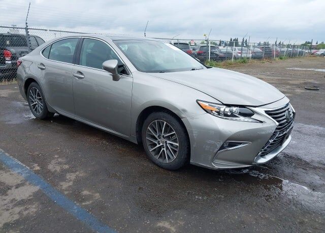 2017 LEXUS ES