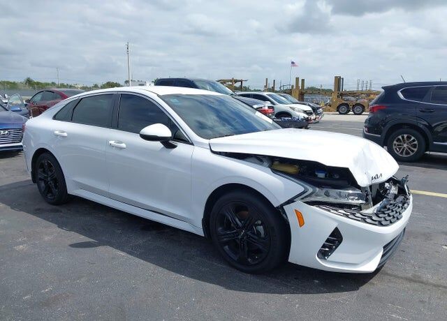 2022 KIA K5