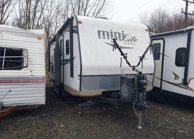 2015 FOREST RIVER Real-lite / Rockwood Lite Weight Trailers