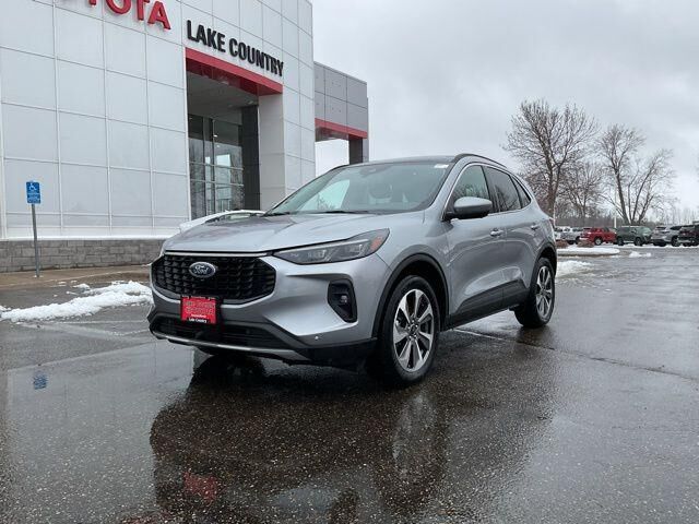 2024 FORD Escape