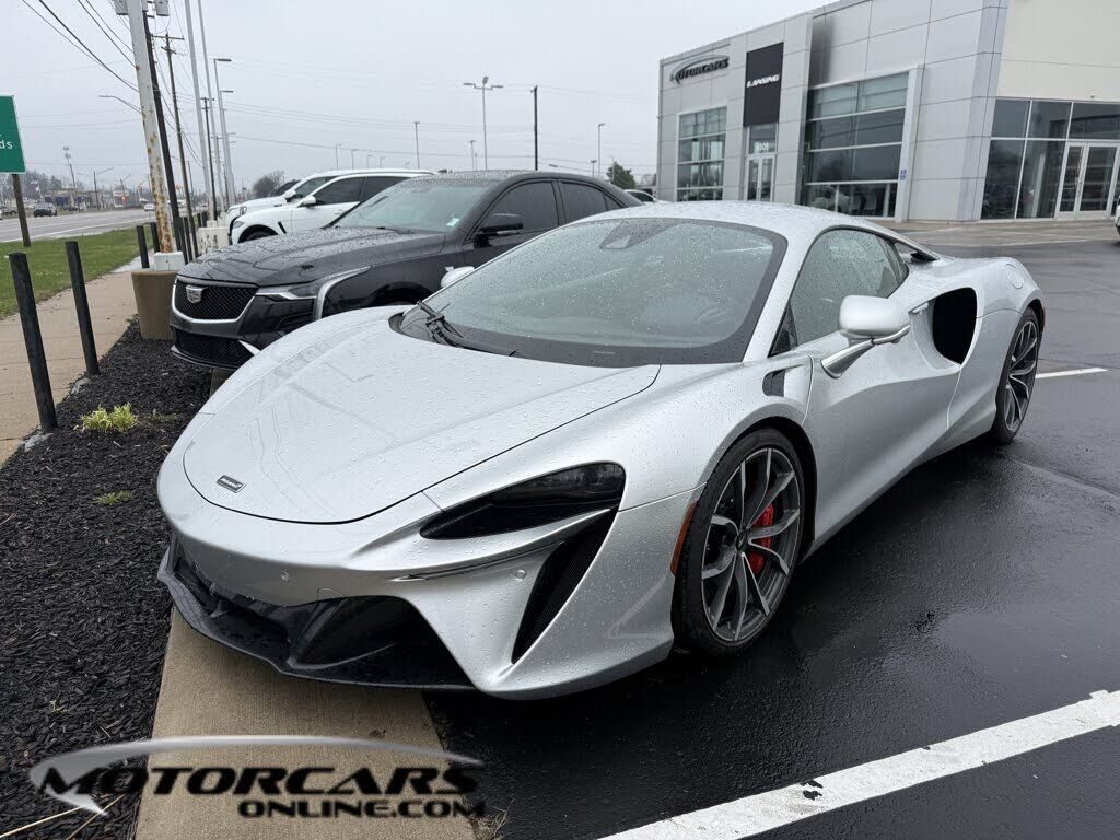 2023 MCLAREN ARTURA