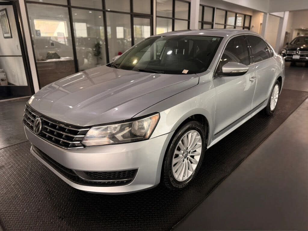 2016 VOLKSWAGEN Passat
