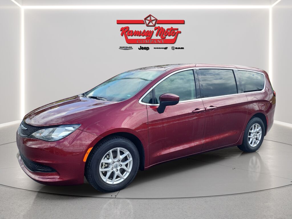 2023 CHRYSLER Voyager