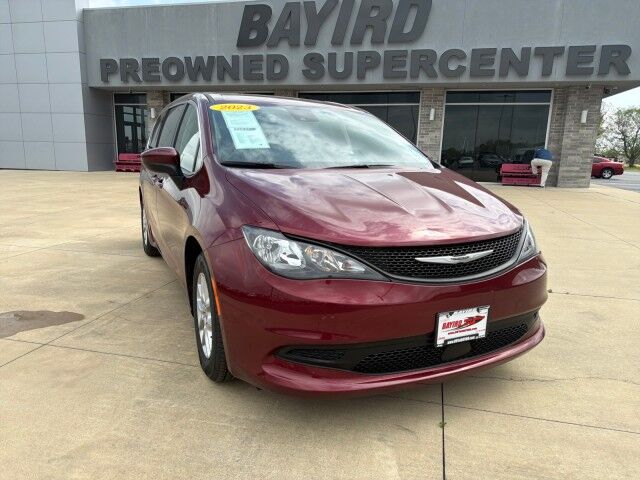 2023 CHRYSLER Voyager