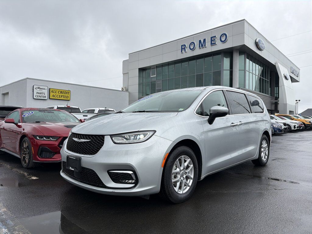 2023 CHRYSLER Pacifica