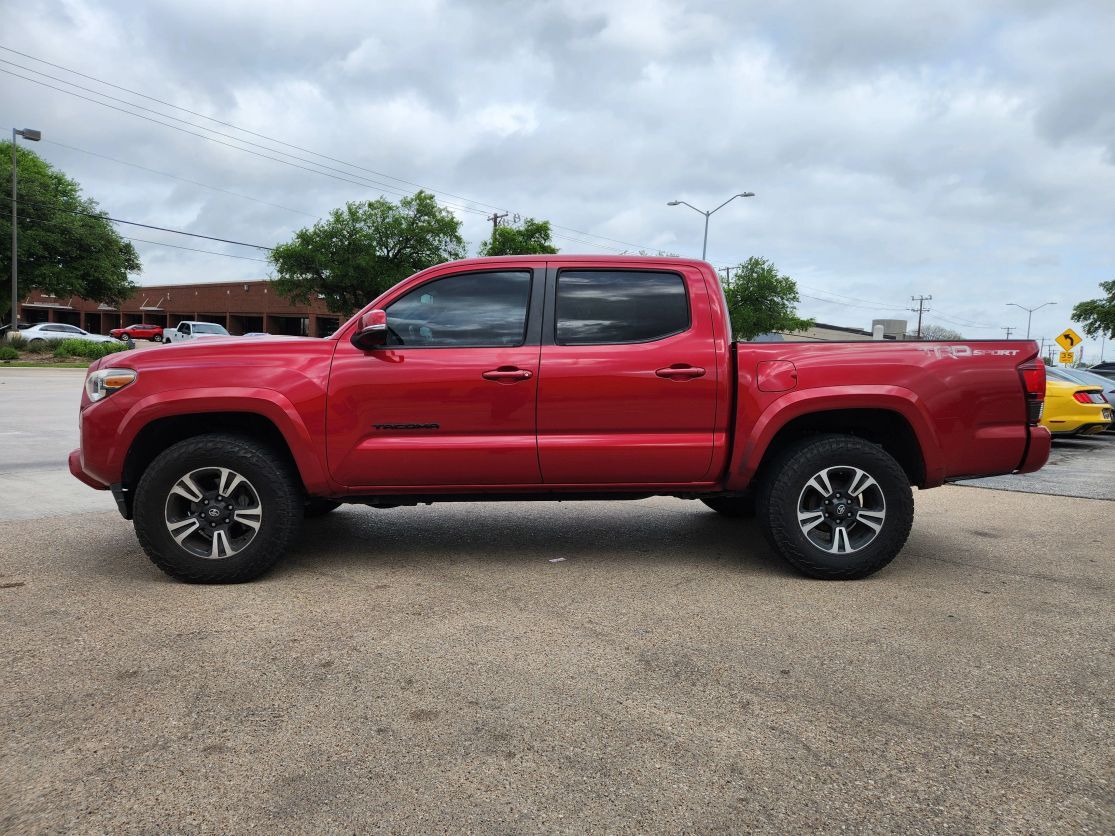 2018 TOYOTA Tacoma