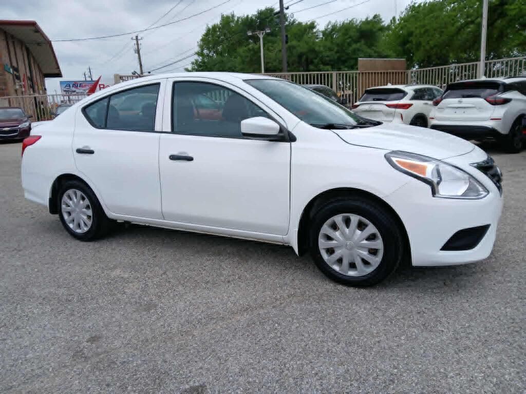 2019 NISSAN Versa