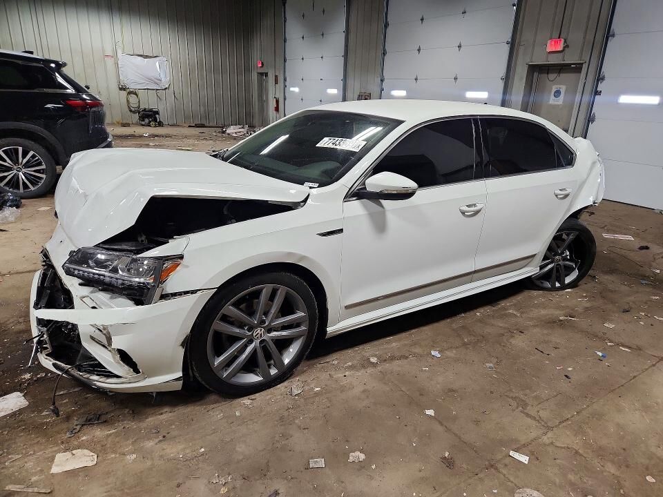 2017 VOLKSWAGEN Passat