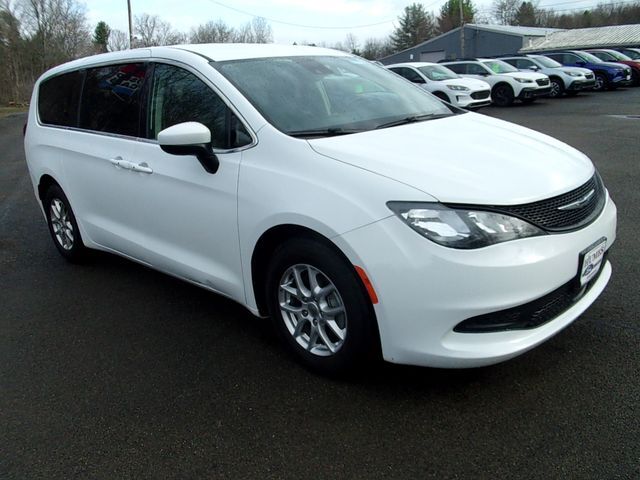 2023 CHRYSLER Voyager