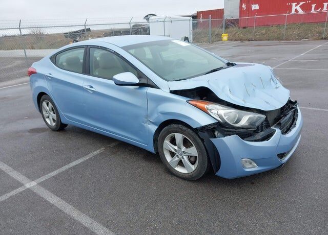 2013 HYUNDAI Elantra