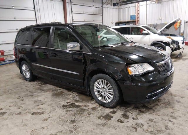 2015 CHRYSLER Town and Country