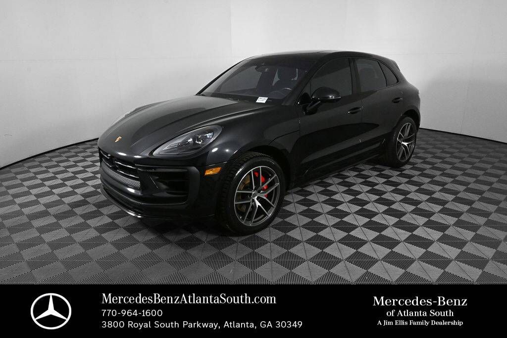 2024 PORSCHE Macan