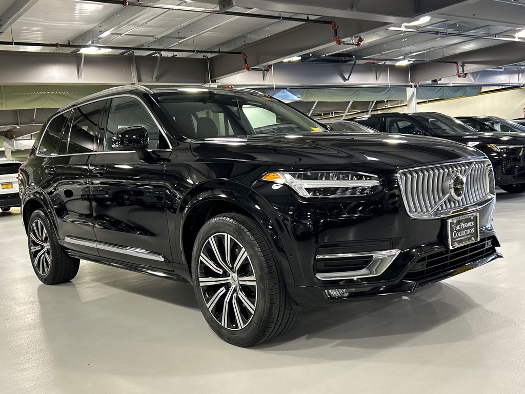 2023 VOLVO XC90
