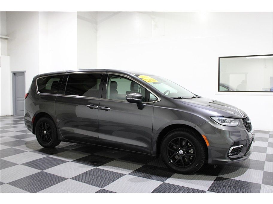 2023 CHRYSLER Pacifica