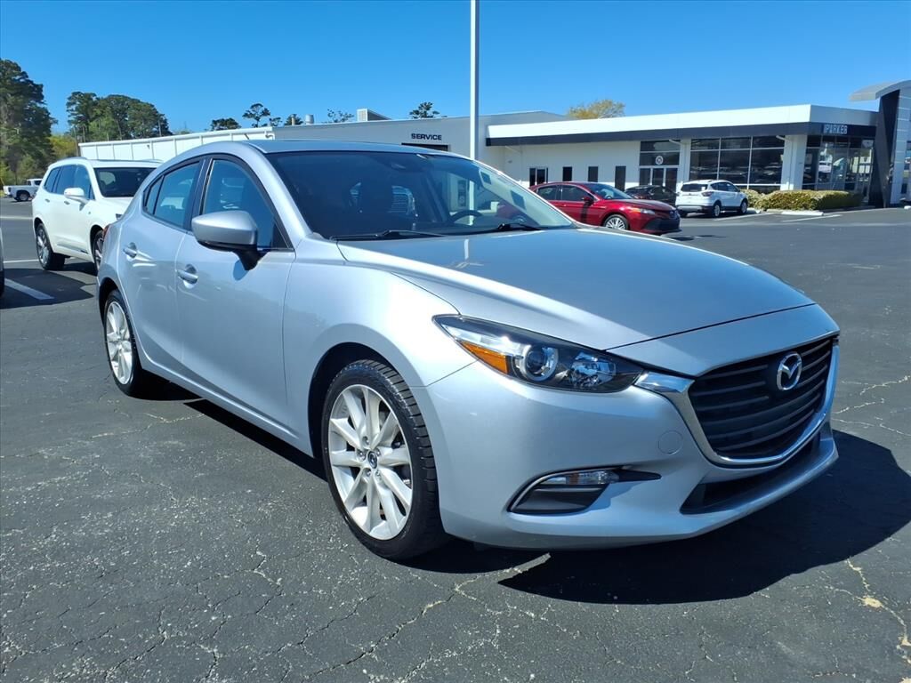 2017 MAZDA Mazda3