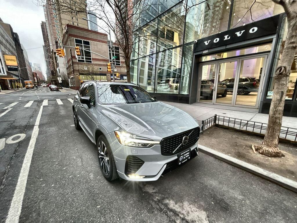 2024 VOLVO XC60