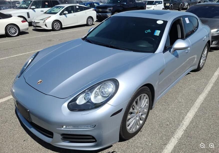 2014 PORSCHE Panamera