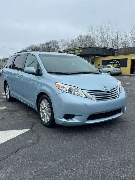 2017 TOYOTA Sienna