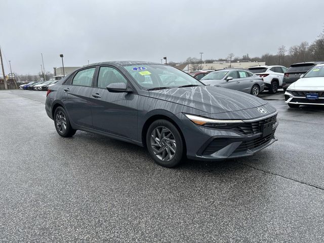 2024 HYUNDAI Elantra