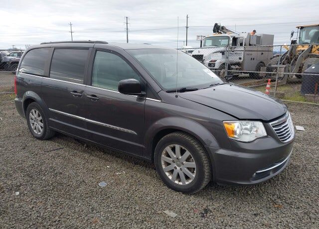 2015 CHRYSLER Town and Country