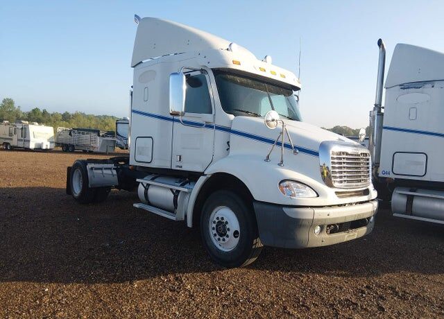 2012 FREIGHTLINER Columbia