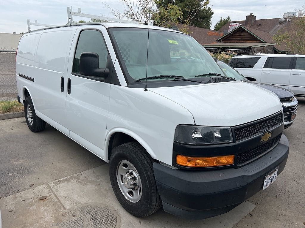 2020 CHEVROLET Express