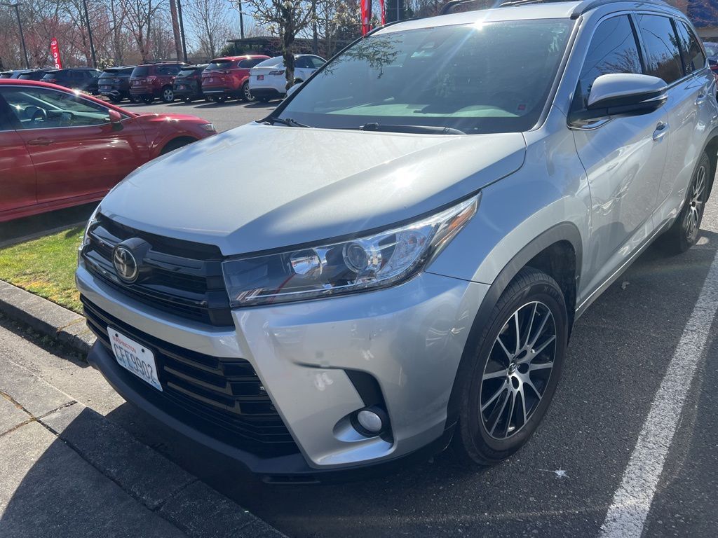 2017 TOYOTA Highlander