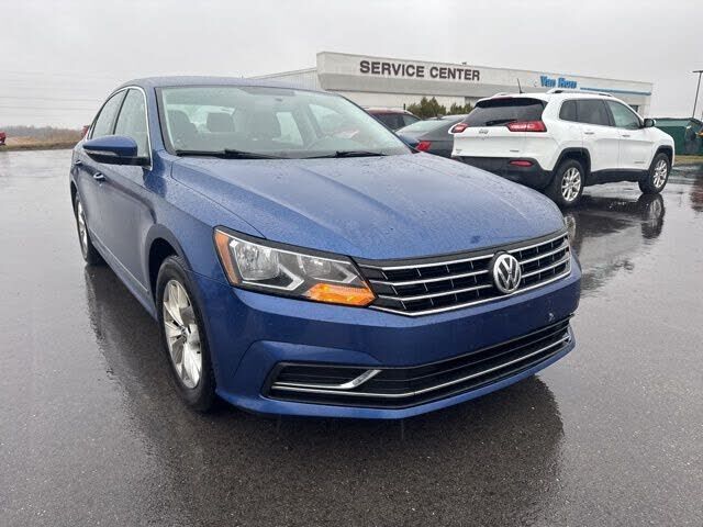 2017 VOLKSWAGEN Passat