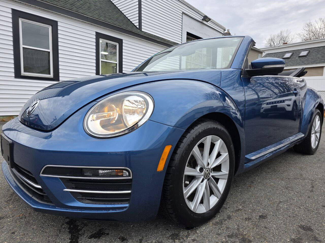 2017 VOLKSWAGEN Beetle