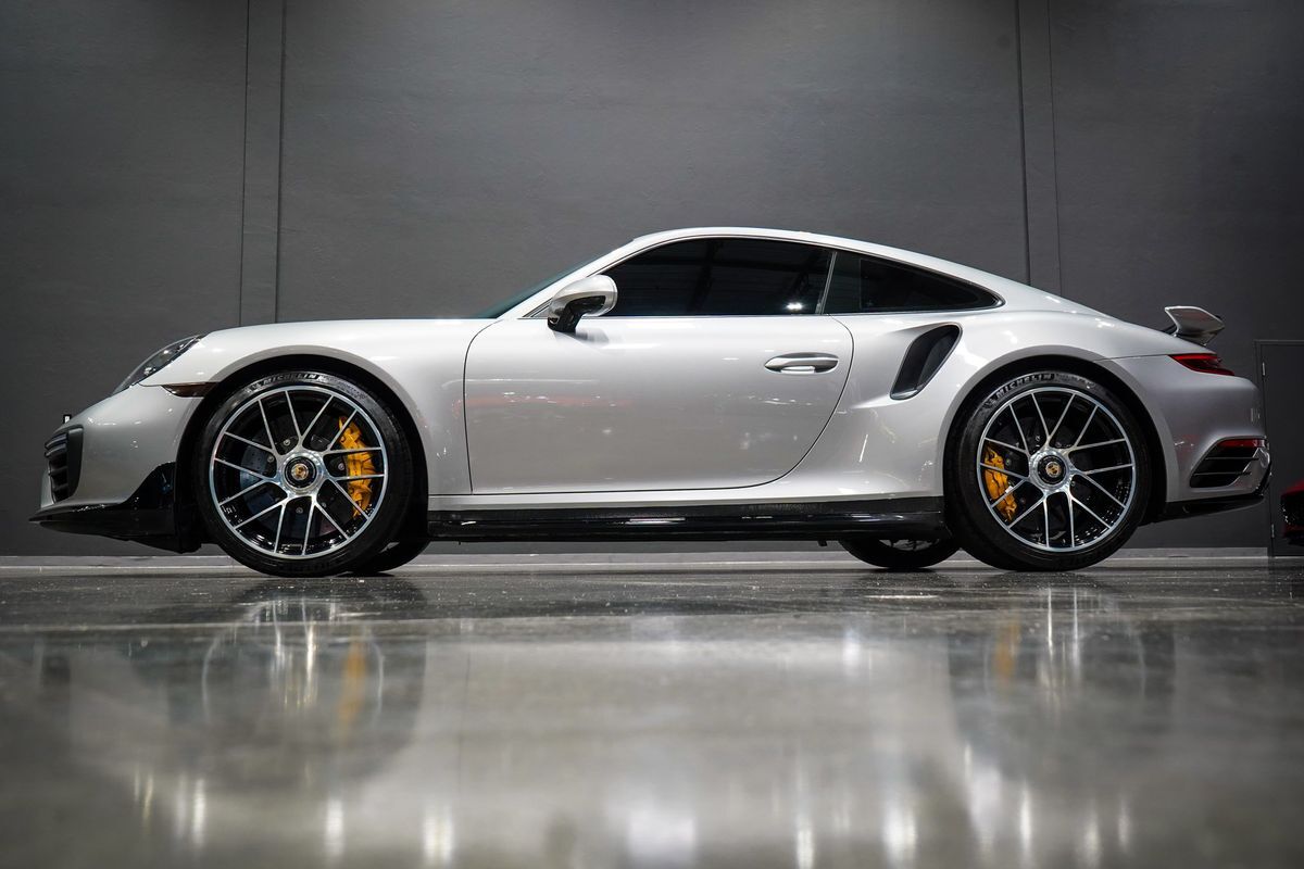 2019 PORSCHE 911