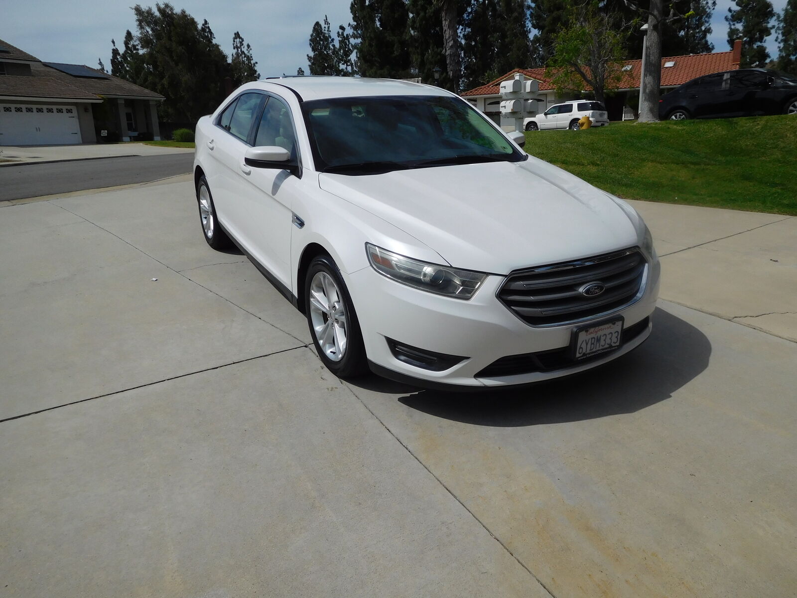 2014 FORD Taurus