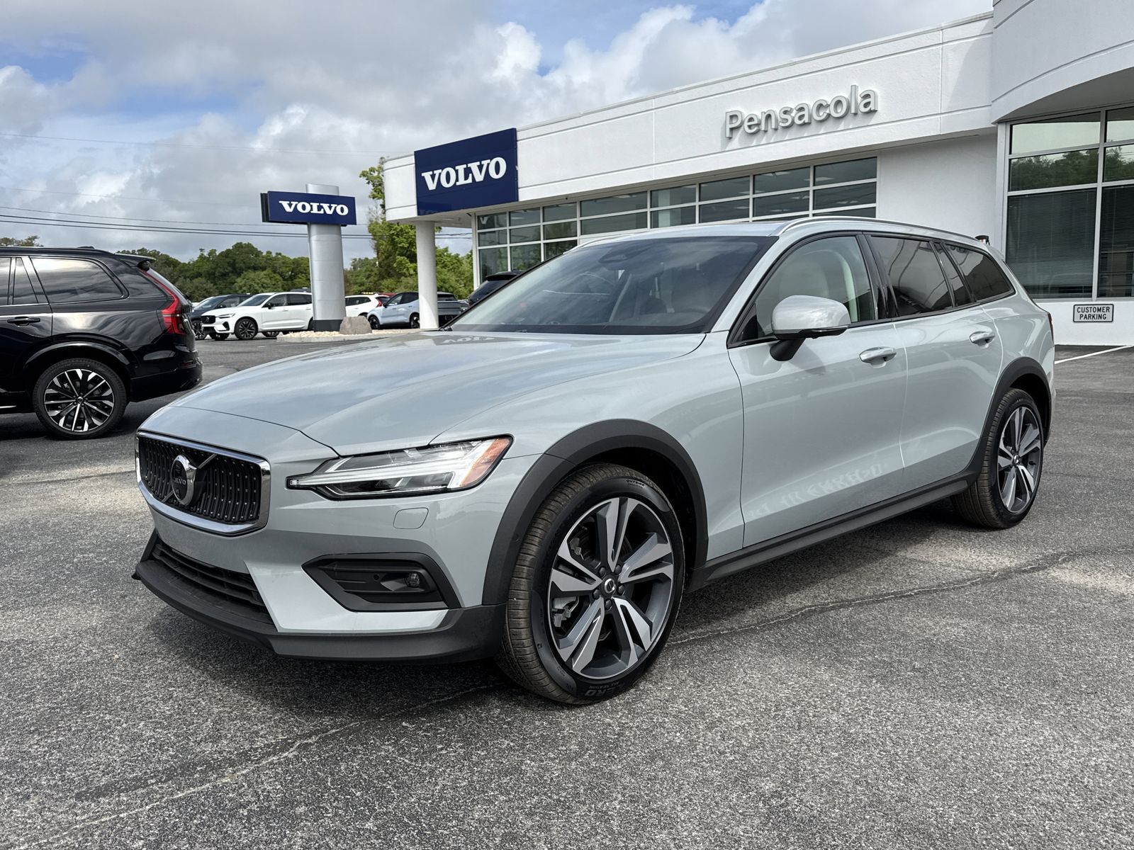 2026 VOLVO V60CC