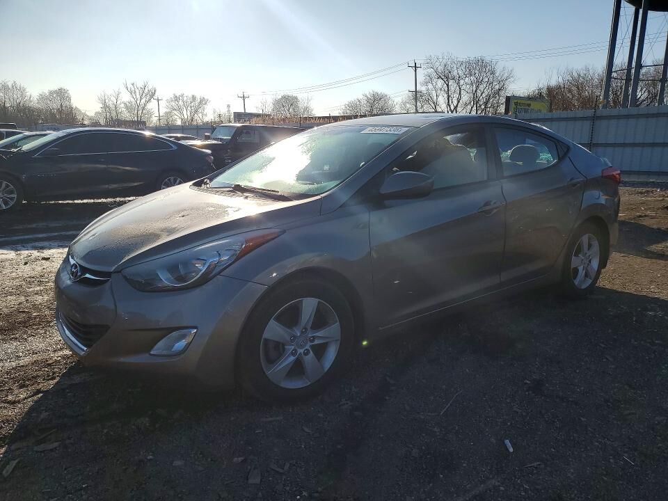 2013 HYUNDAI Elantra