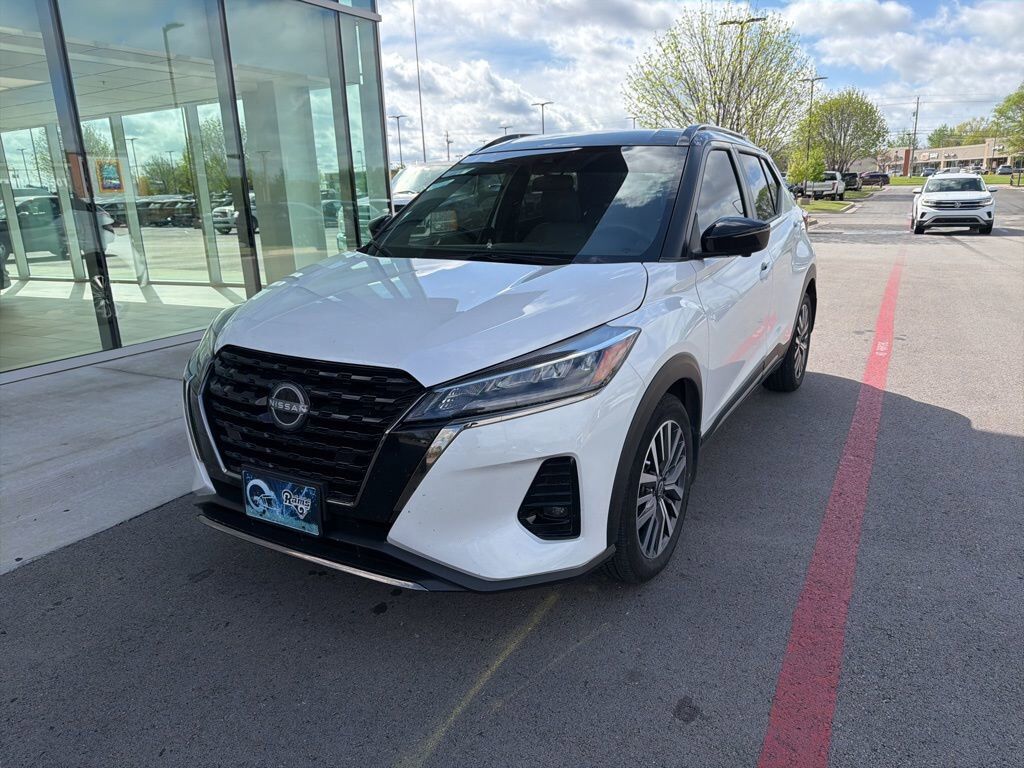 2023 NISSAN Kicks