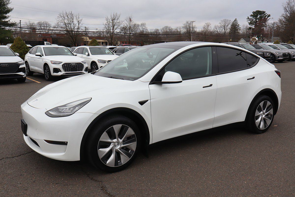 2022 TESLA Model Y
