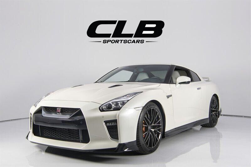 2021 NISSAN GT-R