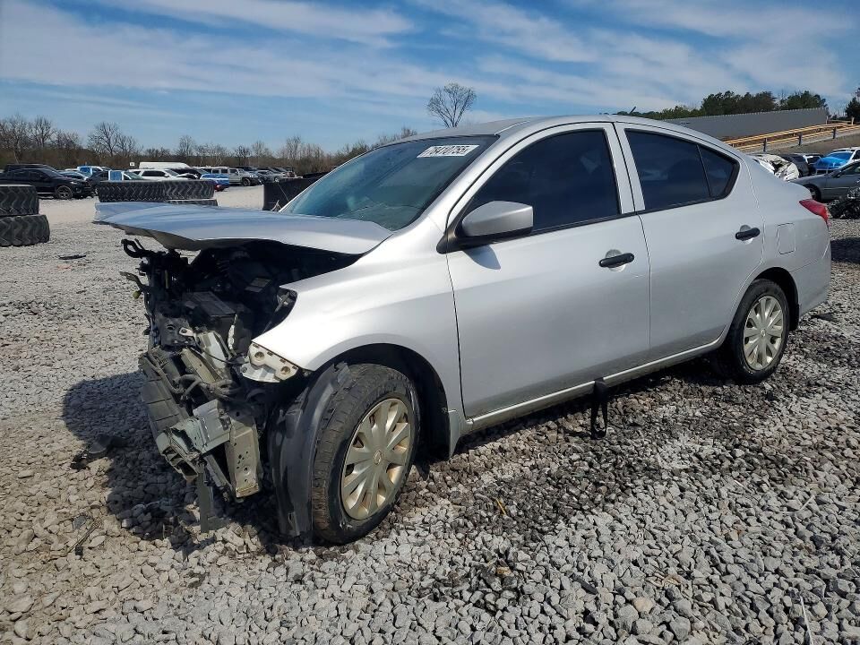 2017 NISSAN Versa
