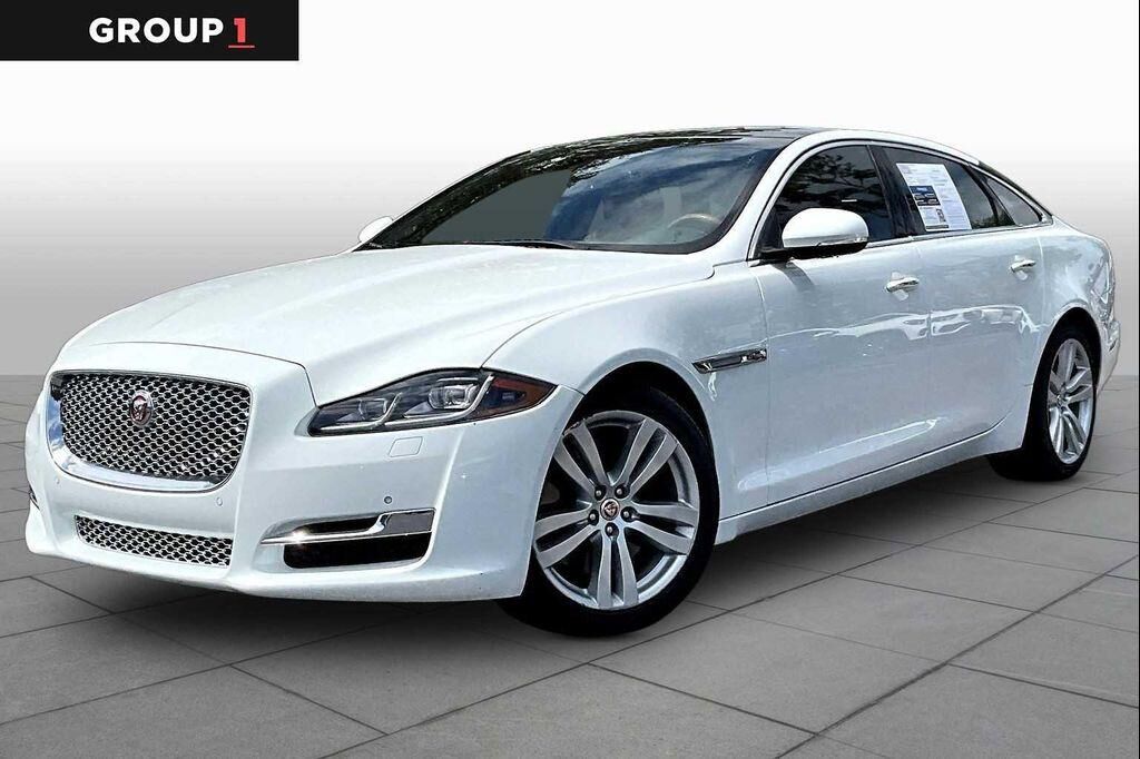 2017 JAGUAR XJ