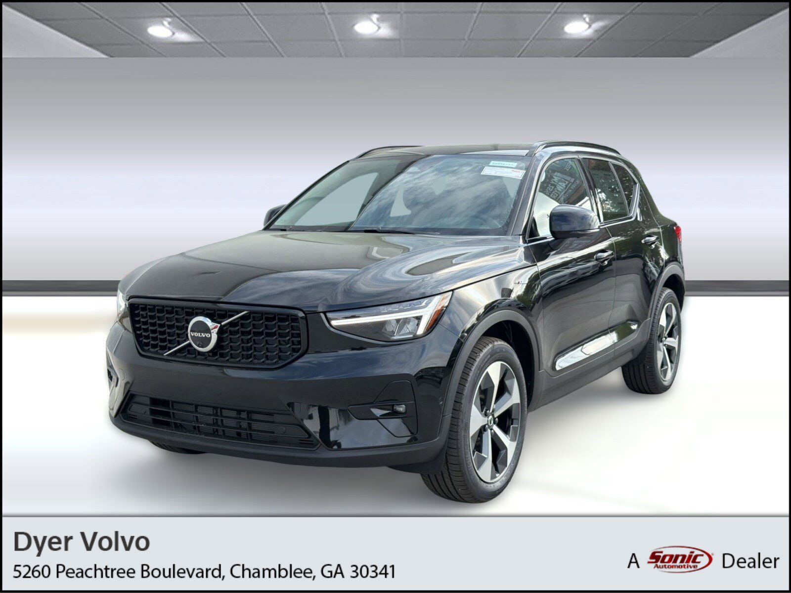 2026 VOLVO XC40