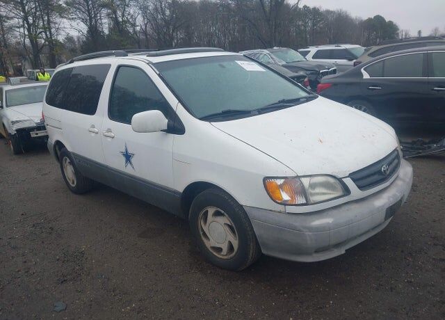2002 TOYOTA Sienna