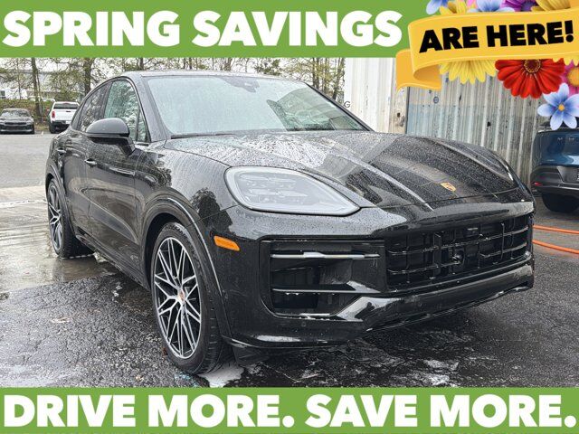 2025 PORSCHE Cayenne