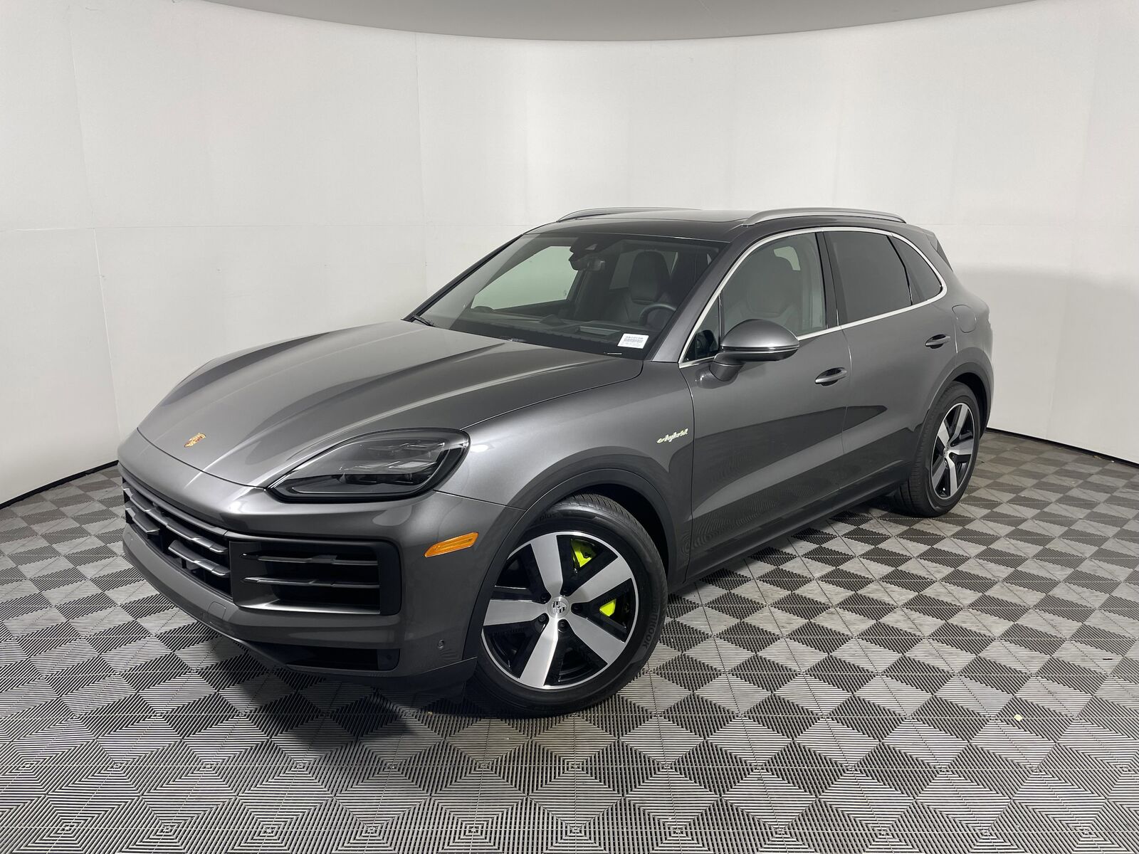 2026 PORSCHE Cayenne