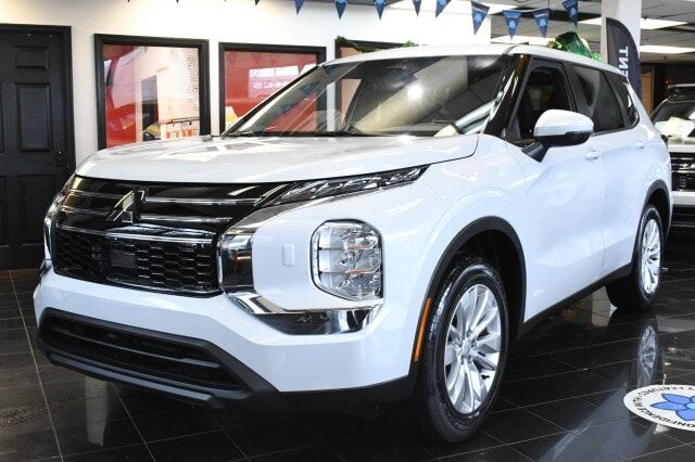 2026 MITSUBISHI Outlander