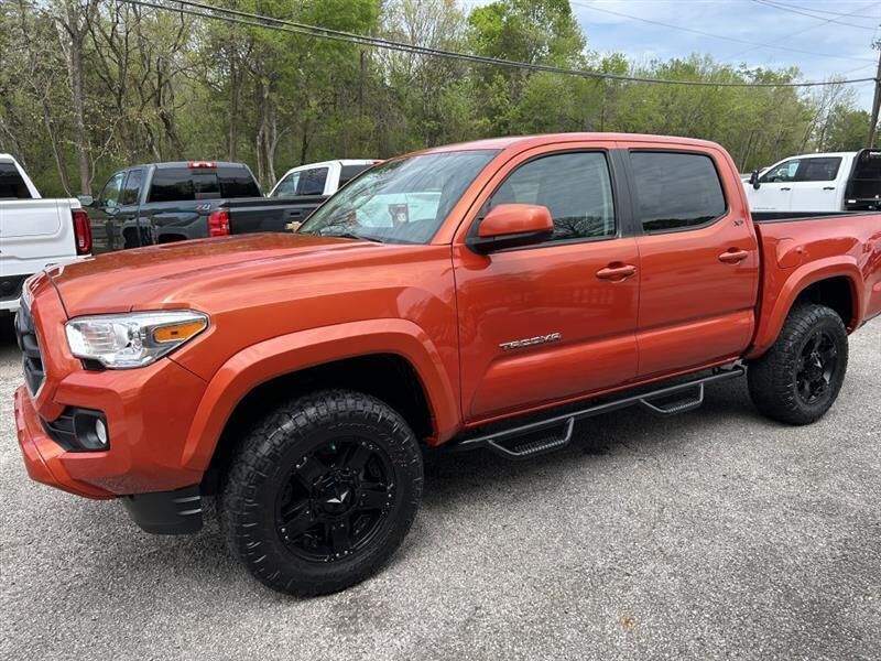 2018 TOYOTA Tacoma